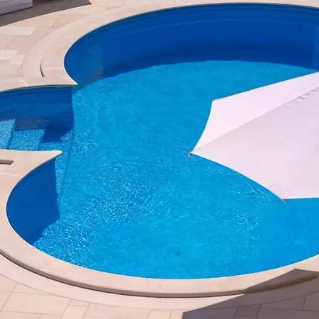 Hektorovic Poolside Apartments Bol Exterior foto