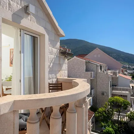 Hektorovic Poolside Apartments Bol Exterior foto