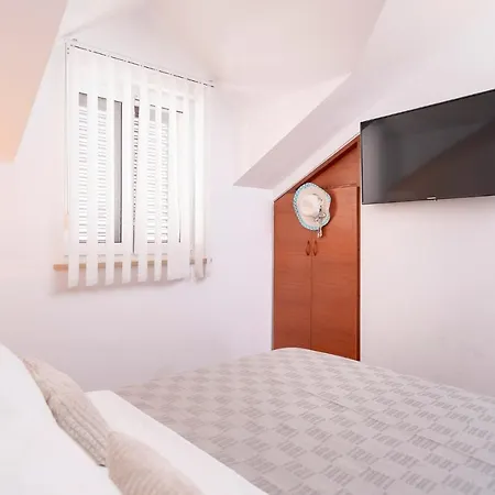 Hektorovic Poolside Apartments Bol Exterior foto