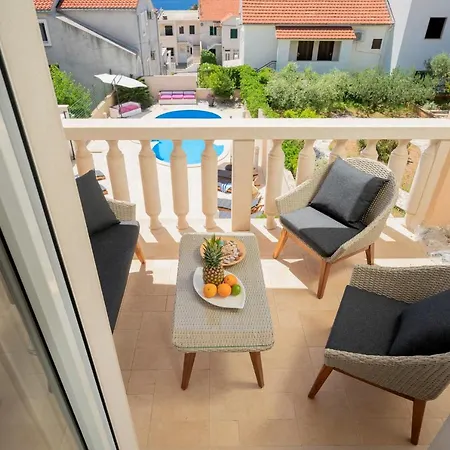 Hektorovic Poolside Apartments Bol Exterior foto