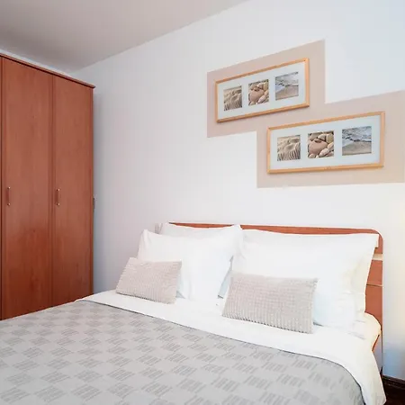 Hektorovic Poolside Apartments Bol Exterior foto