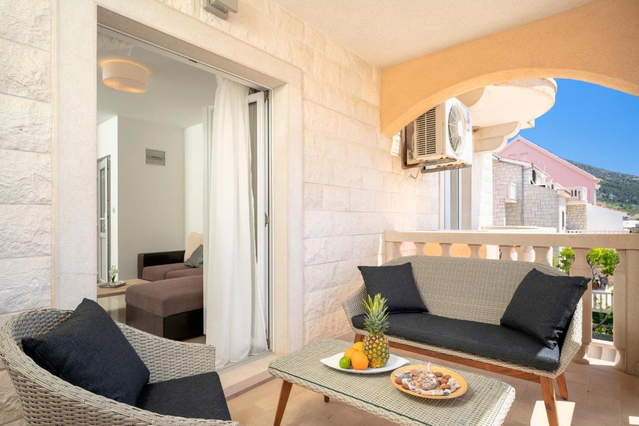 Hektorovic Poolside Apartament Bol