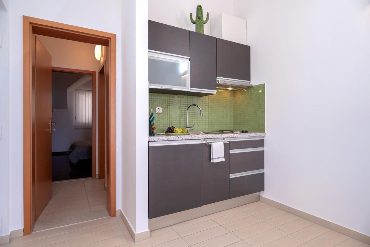 Apartment Hektorovic Poolside
