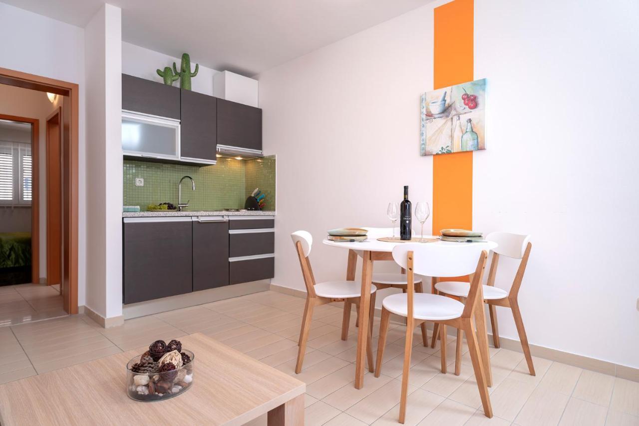 Hektorovic Poolside Apartament