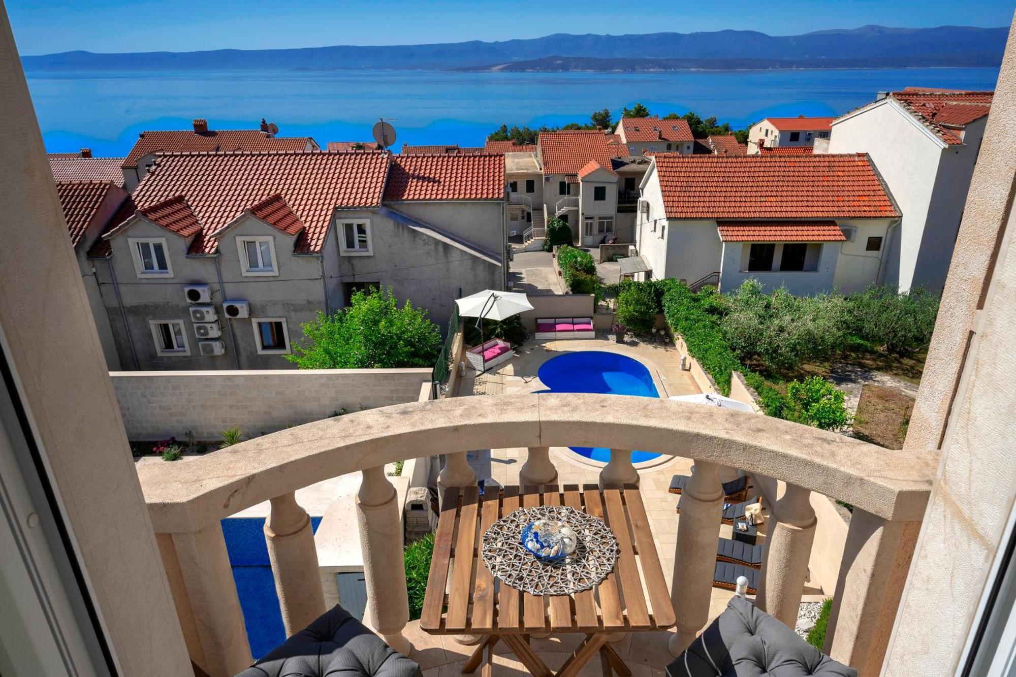 Hektorovic Poolside Apartment *
