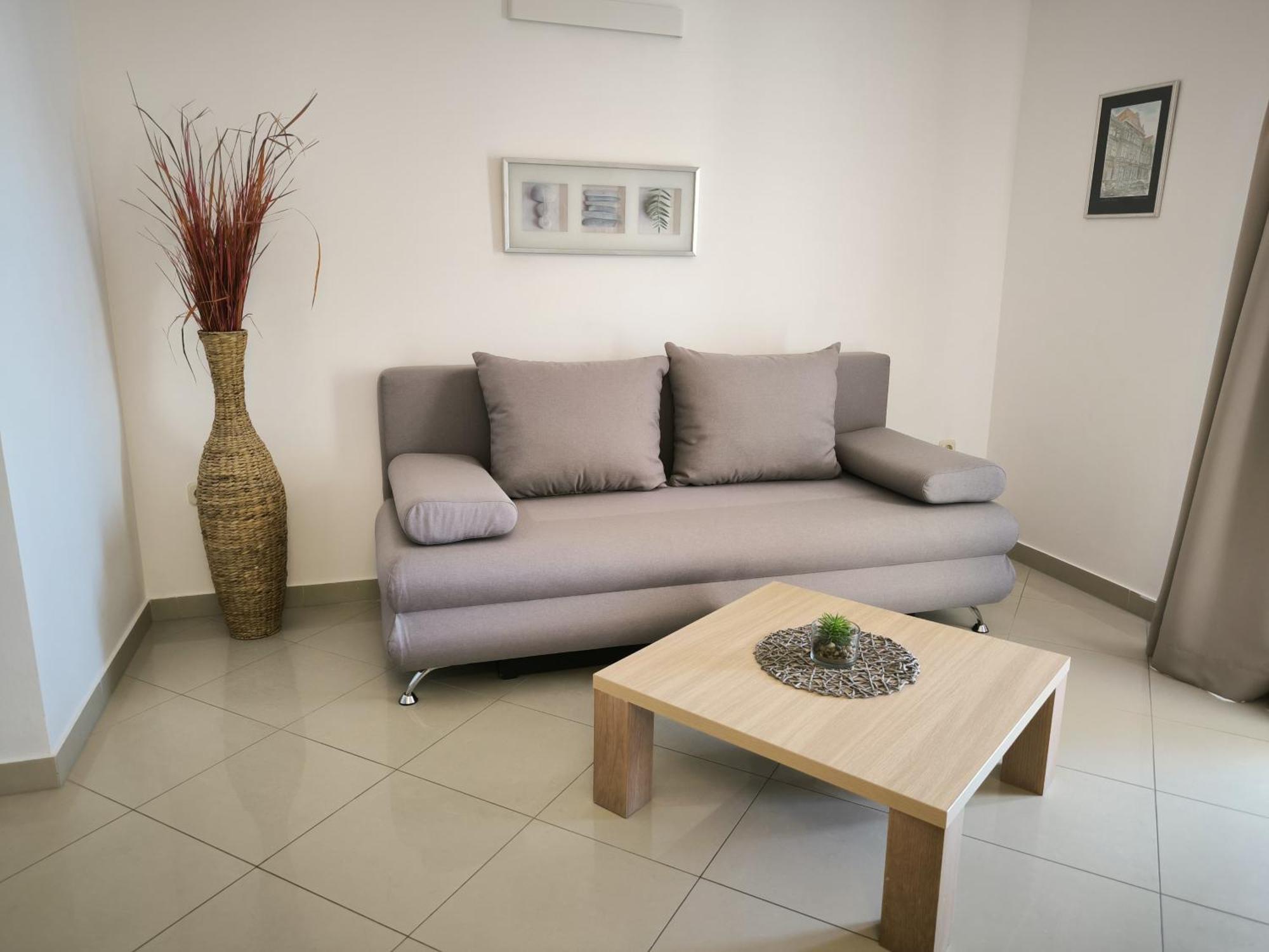 Apartment Hektorovic Poolside