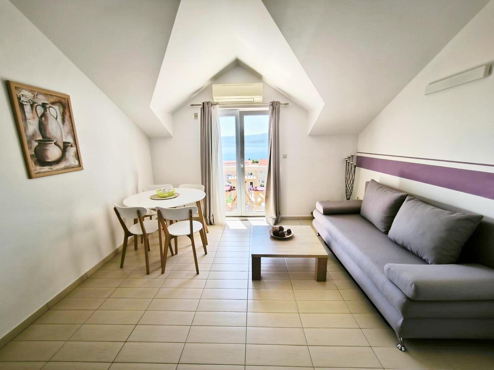 Hektorovic Poolside Apartament *
